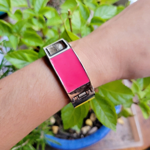 Classic Retro Pink & Yellow Studio Quartz Womens Womans Watch - Picture 4 of 6